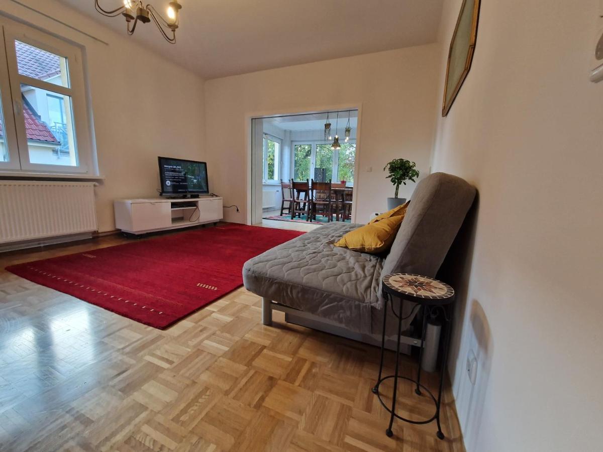 Geraeumige Und Zentrale Ferienwohnung Stahnsdorf ภายนอก รูปภาพ
