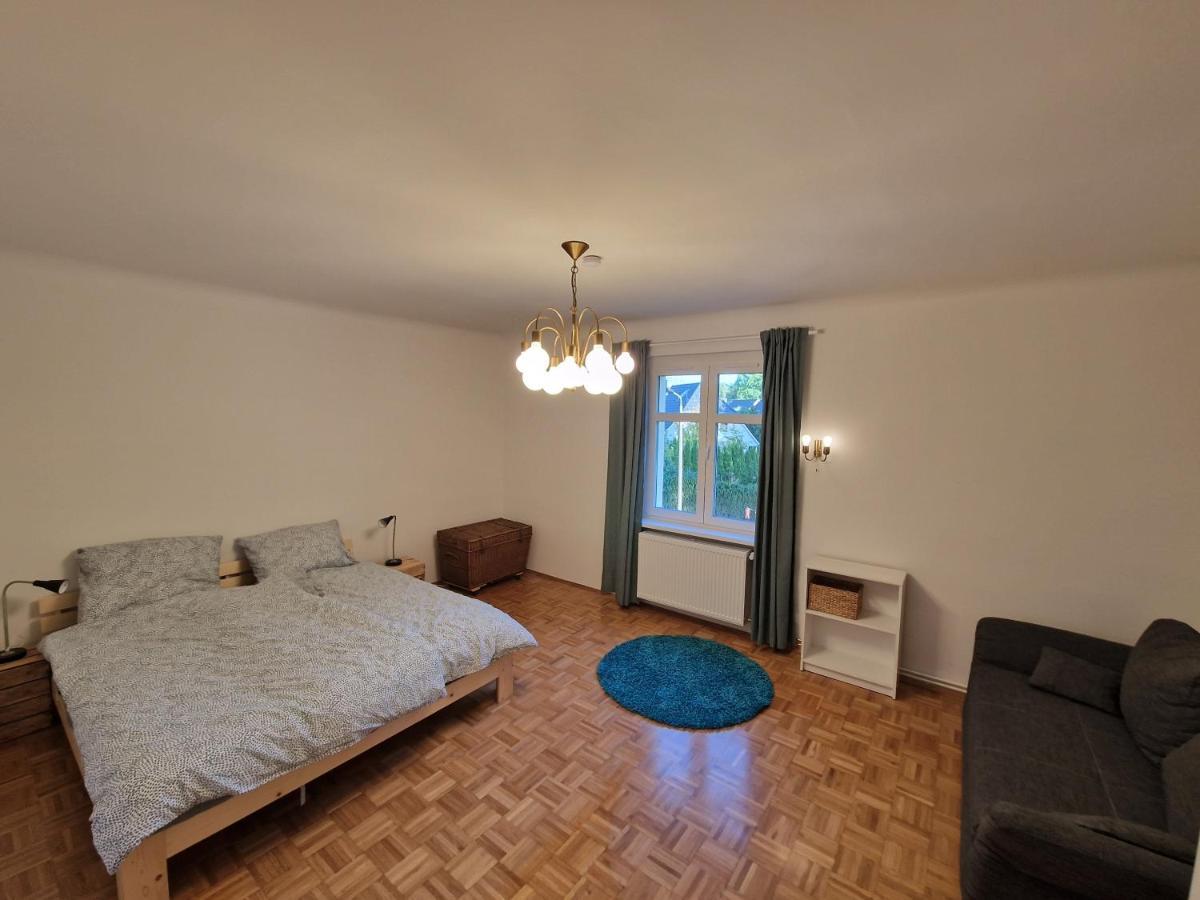 Geraeumige Und Zentrale Ferienwohnung Stahnsdorf ภายนอก รูปภาพ