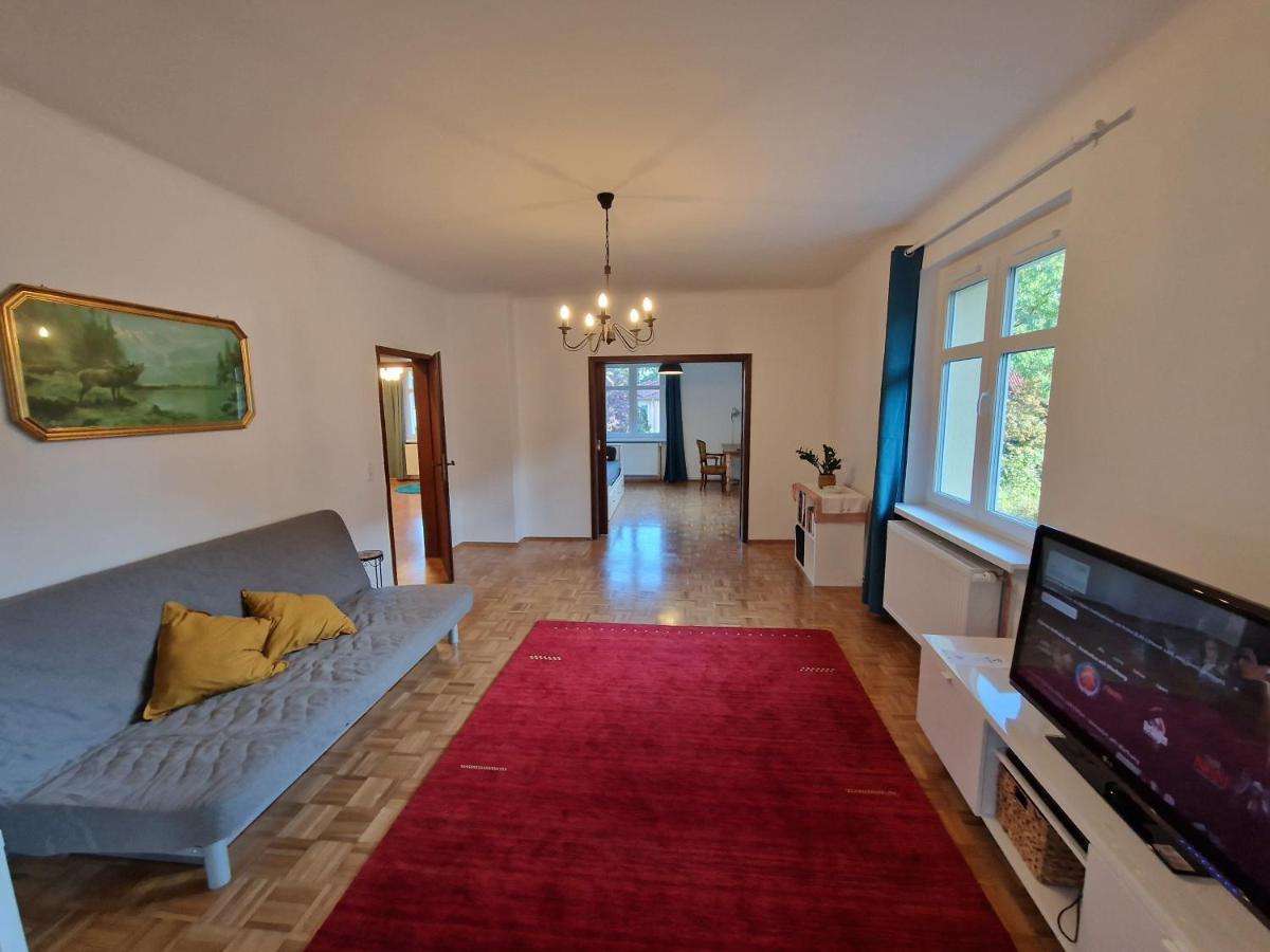 Geraeumige Und Zentrale Ferienwohnung Stahnsdorf ภายนอก รูปภาพ