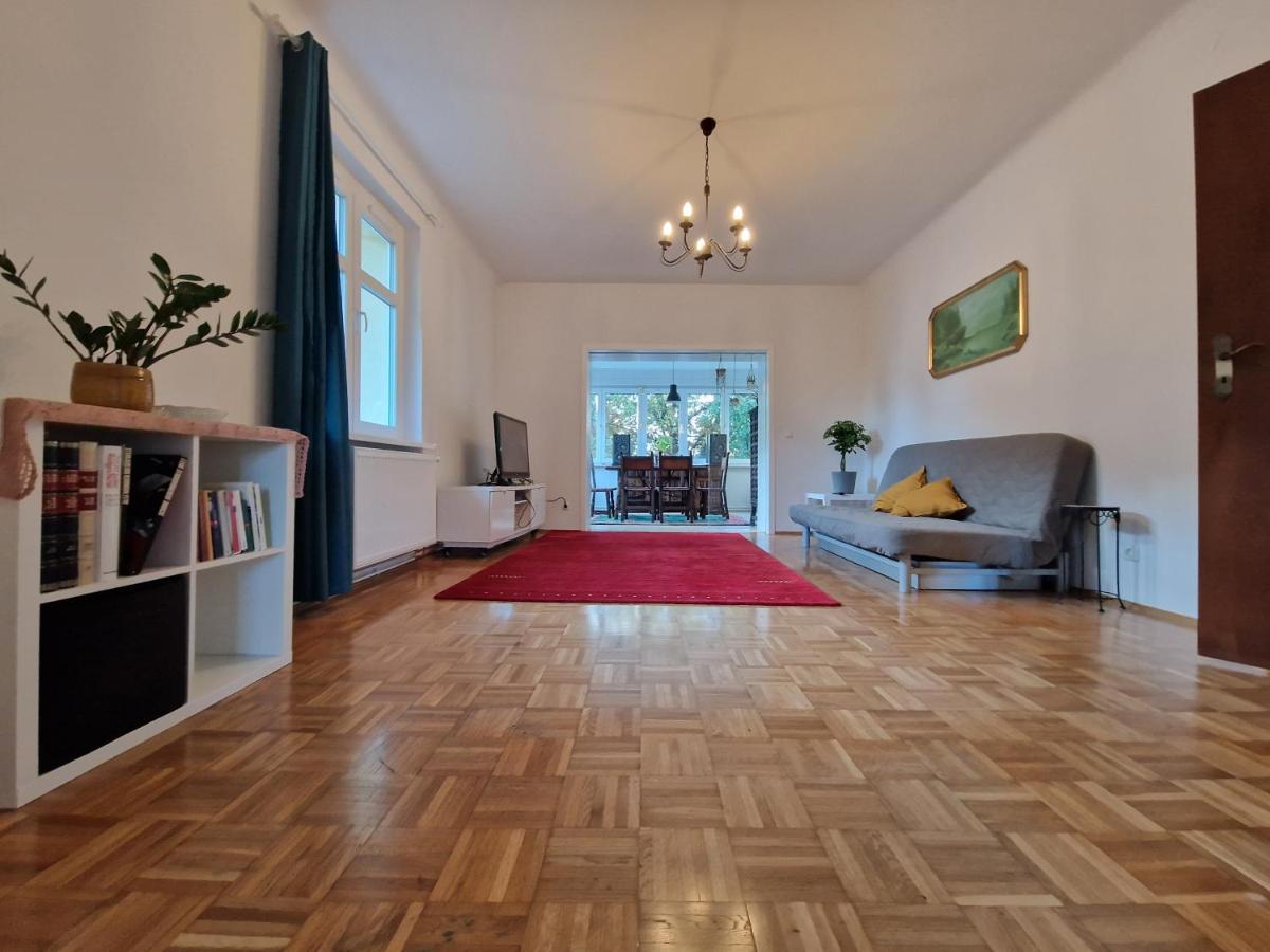 Geraeumige Und Zentrale Ferienwohnung Stahnsdorf ภายนอก รูปภาพ